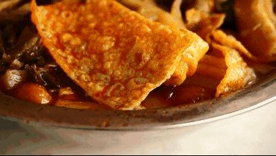 去柳州嗦一碗柳州螺蛳粉,正宗柳州特色美食螺蛳粉酸辣鲜香