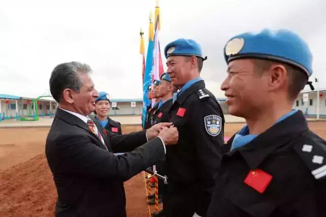 不穿军装的边防军人,军装公安边防