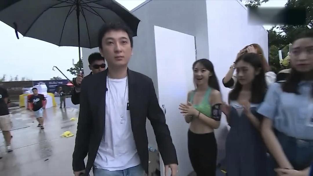 王思聪传统男人gif,传统男人特点