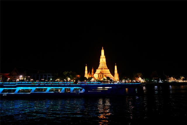 曼谷逛哪里,曼谷最大的鲜花市场