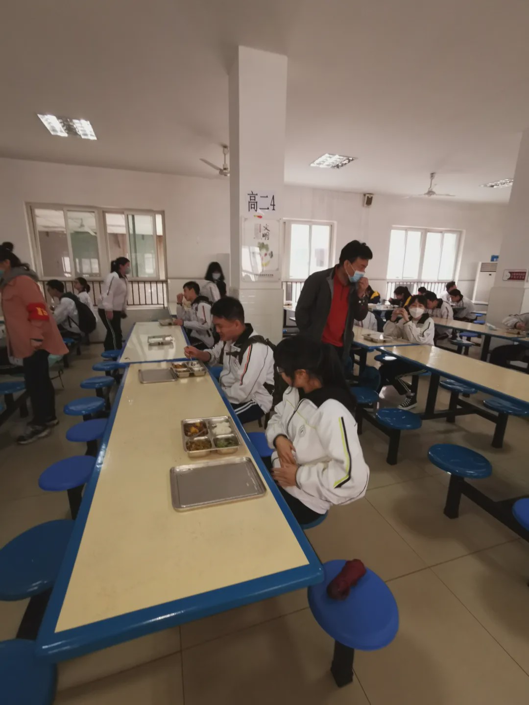 细雨过后空气清新,春雨过后的泥土气息
