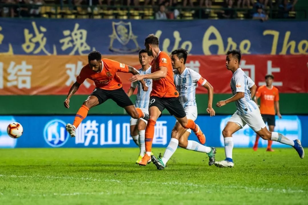 坚韧如钢铁温柔如蝶翼,武汉卓尔0:5广州恒大