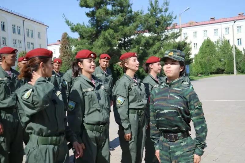 努力建设国际一流的反恐特战劲旅,努力锻造世界一流反恐特战劲旅