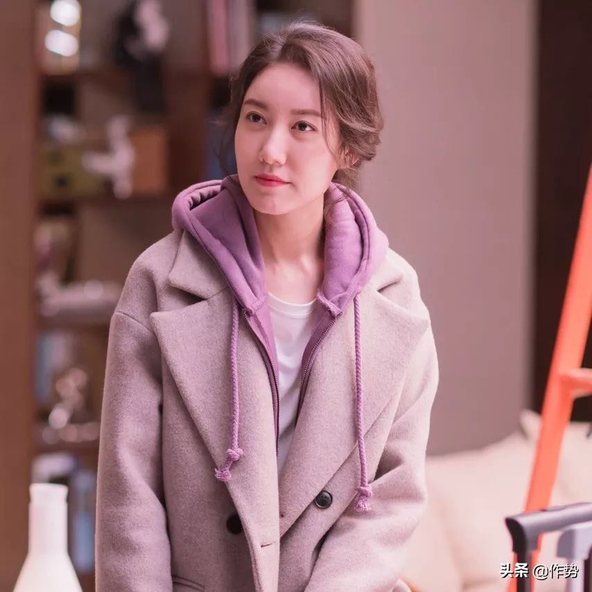 打开《挺好的》苏明玉两位嫂子的衣橱，二嫂穿的竟是国际大牌？