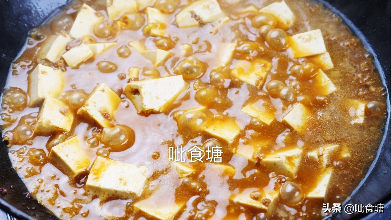 美食豆腐这样做味道鲜美外焦里嫩,家常酱汁烧豆腐