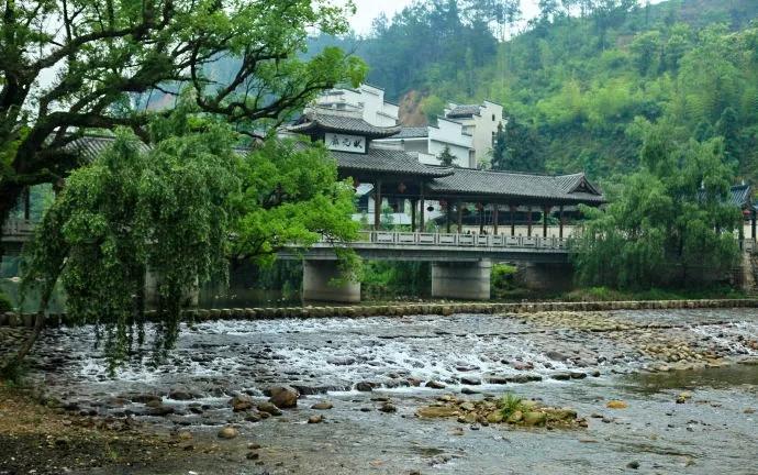 天门高空漂流玻璃滑道,高空玻璃天桥景点大全