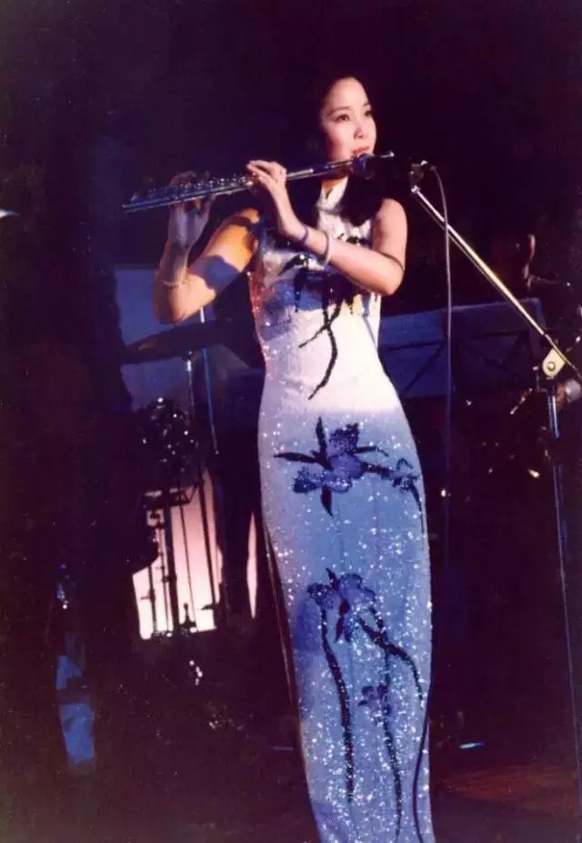 邓丽君在台湾眷村生活,邓丽君回眷村