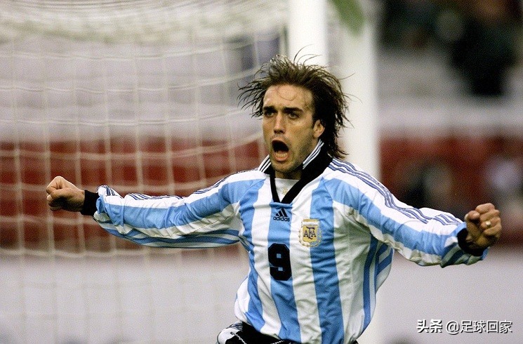 中国哪位历史名人也是足球明星,我国哪位历史名人是足球明星