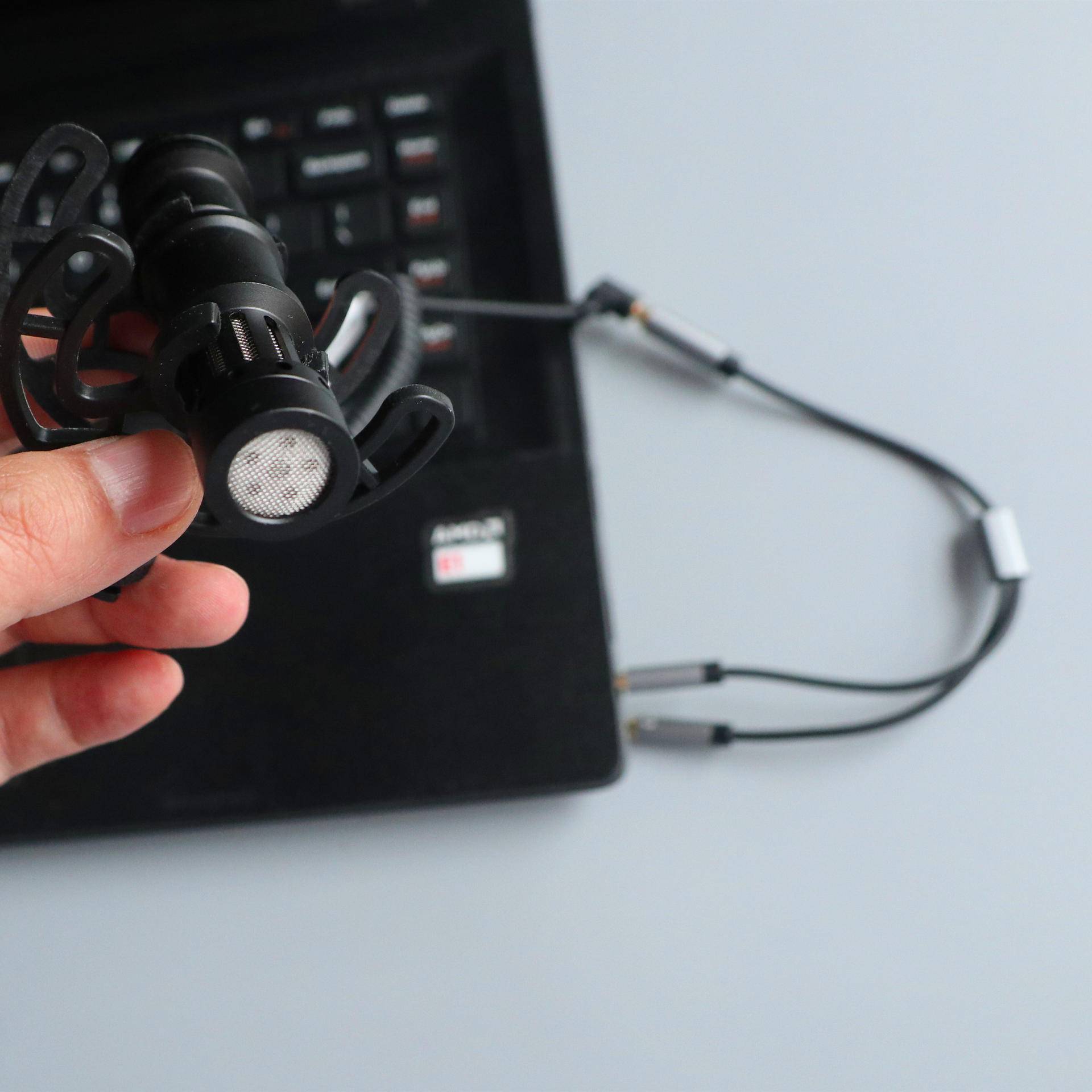 通过专业话筒让短视频月入10W的秘密，毕亚兹耳机转换头