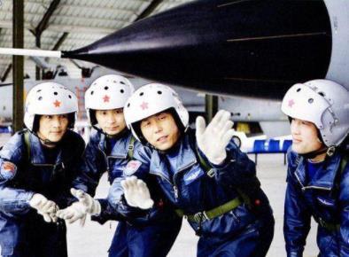 空军飞行员都是什么军衔,空军飞行员一般什么军衔