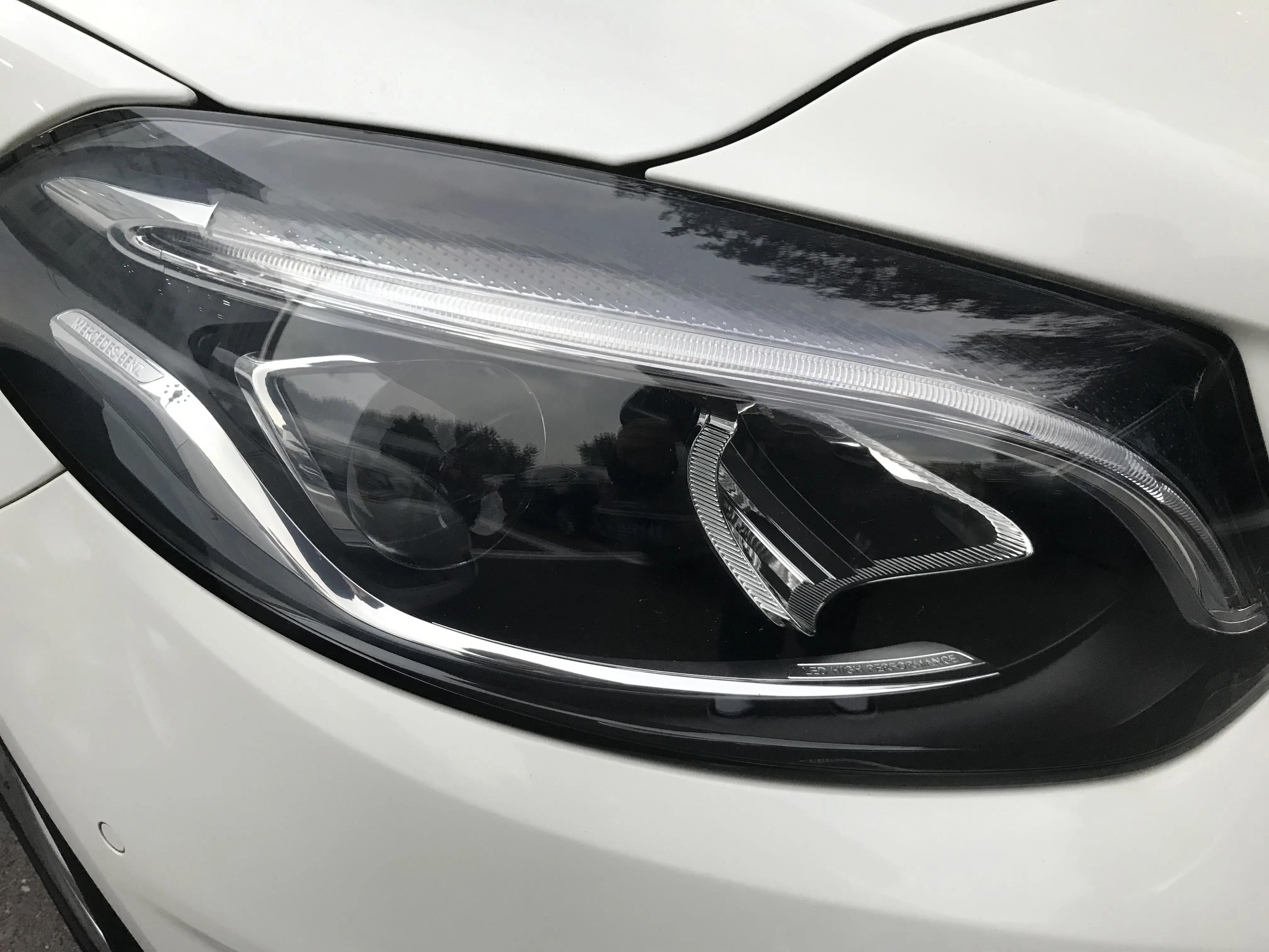 来自法国的小面包,来自烤箱的小面包