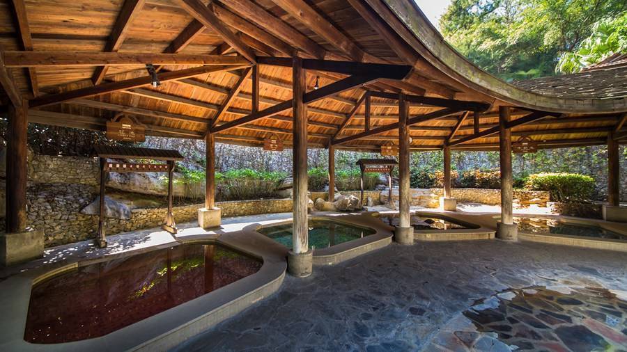 4A英德奇洞温泉小镇，轰趴汤山别院4房温泉别墅！建议收藏