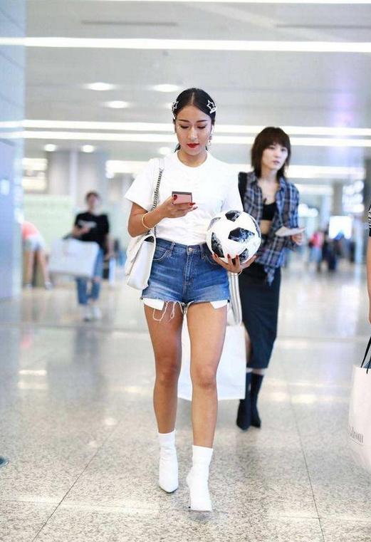 吉克隽逸穿长筒靴,吉克隽逸的穿搭