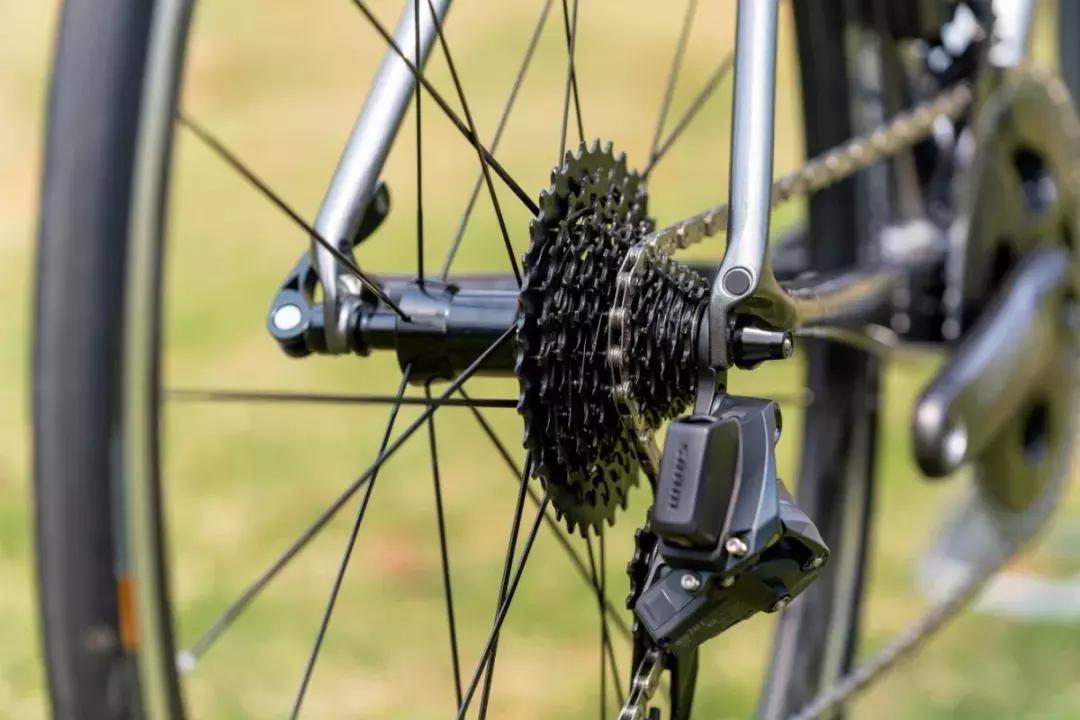 捷安特tcradv2公路车2021款价格,捷安特公路车tcradv3适合学生吗