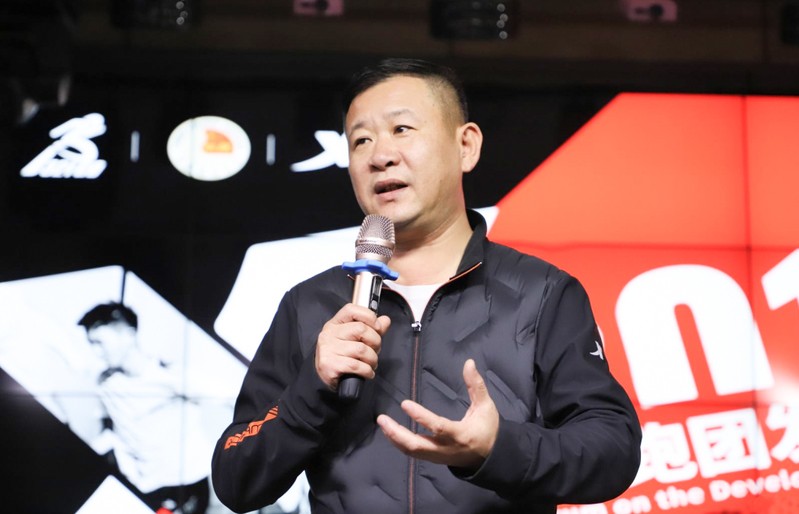 李宁安踏500以内的跑鞋 (李宁安踏专卖店跑鞋有什么)