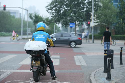 在深圳私家车跑闪送能赚钱吗,深圳可以用油车跑闪送吗