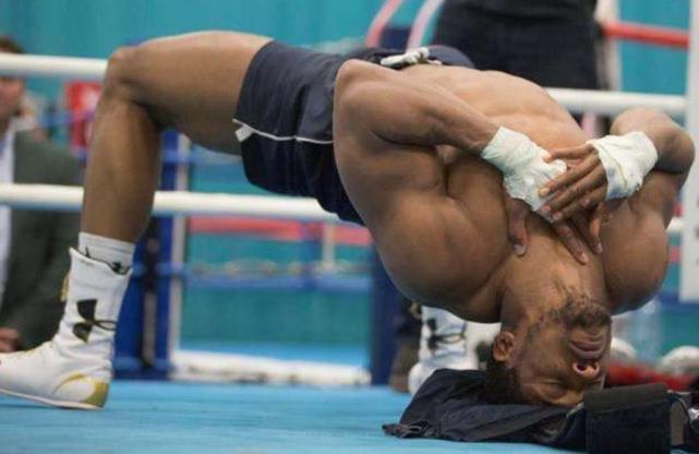 体坛5大“非人类”肌肉：泰森的脖子，奥尼尔的手臂，C罗的大腿