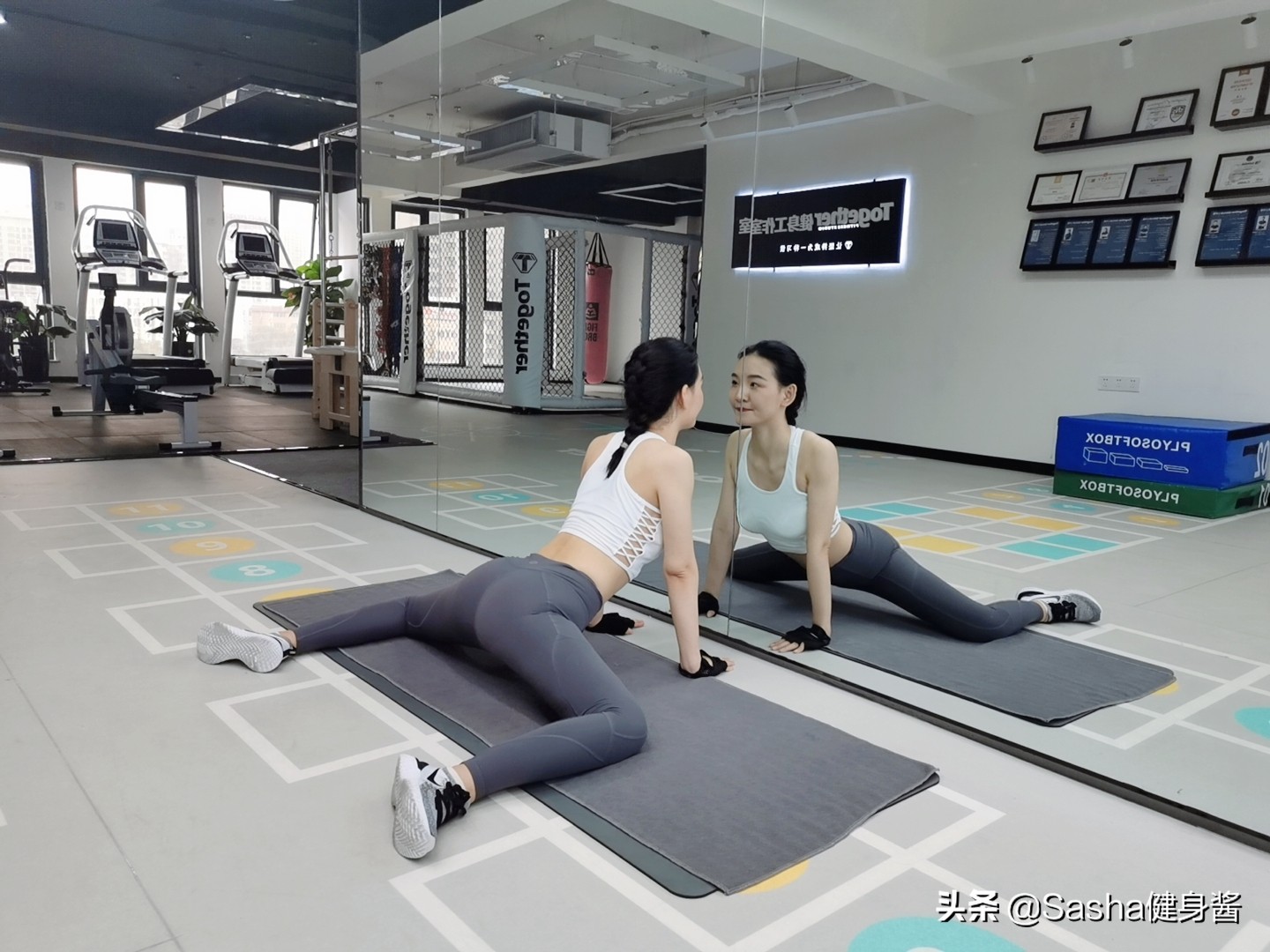 瑜伽一字马怎么辅助,瑜伽一字马力量训练