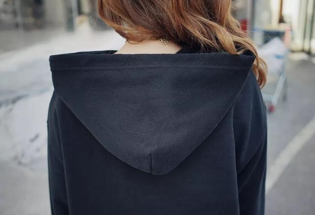 李维斯联名卫衣,李维斯联名小熊卫衣