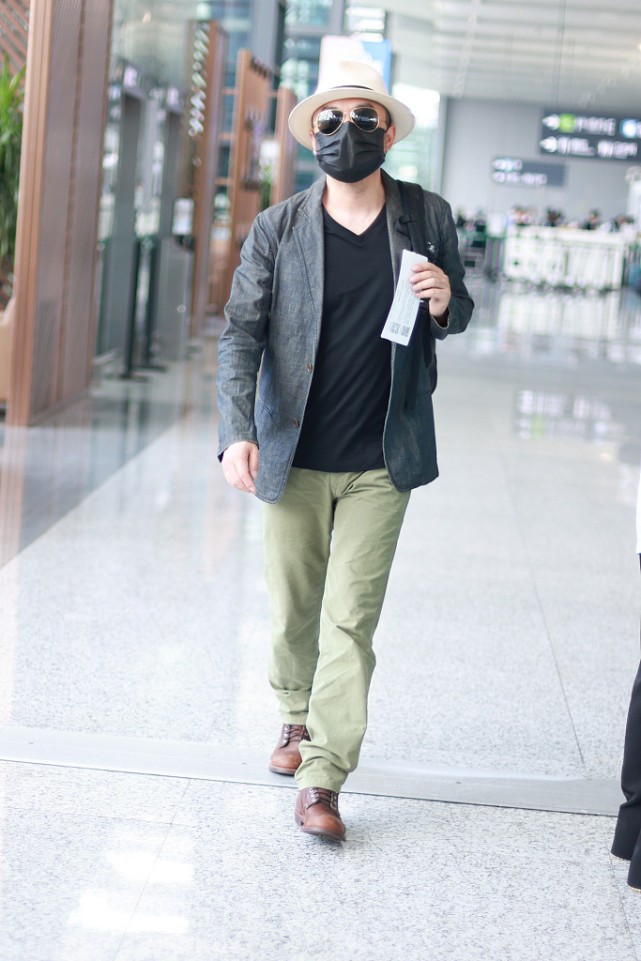 汪涵绿色西装,汪涵穿搭