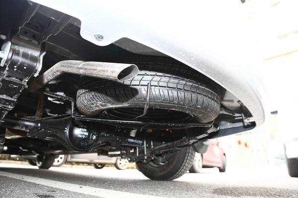 五菱宏光哪一款拉货好,五菱宏光厢货版3万公里