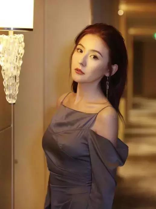 自带磨皮特效粉底液,自带磨皮效果的粉底液