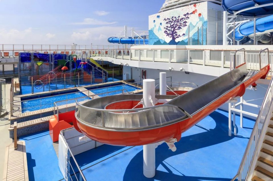 世界梦号邮轮全图,全球最大海上超级城堡