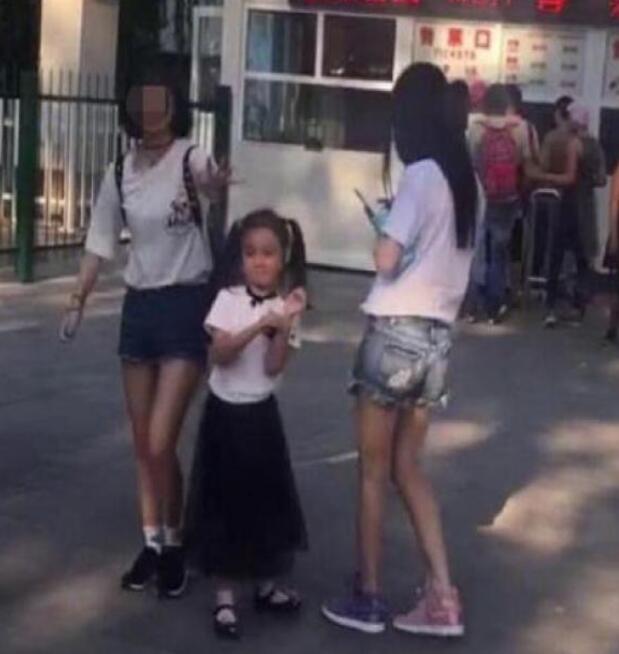 李雨桐谈李小璐薛之谦,李雨桐李小璐