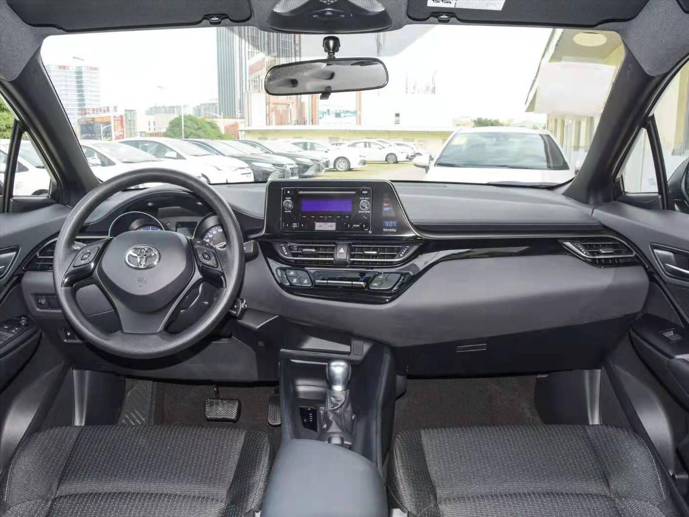 丰田chr尊贵型有什么明显特点,丰田chr主打色是什么颜色