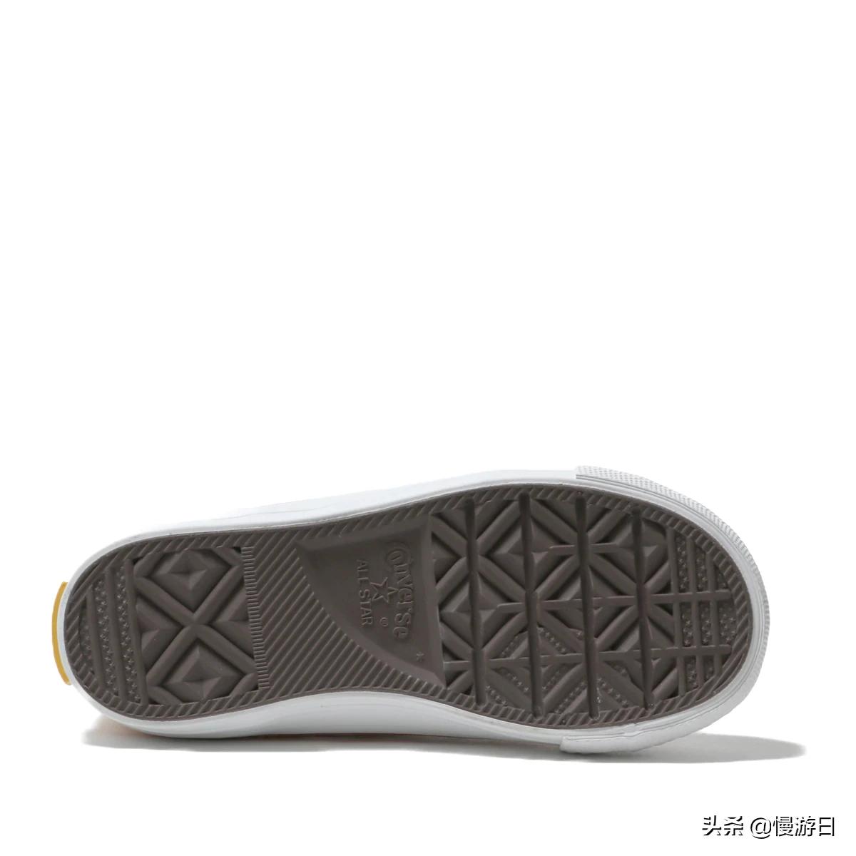 穿上小熊维尼去逛街！日本匡威推出小熊维尼限定婴儿小童帆布鞋