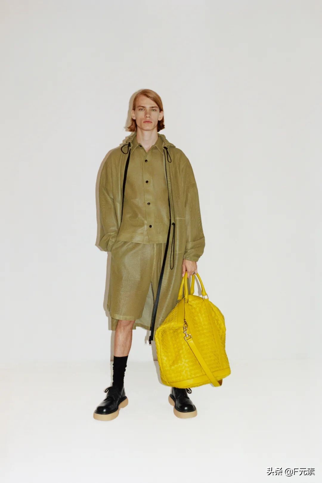 雕刻面料，BV不止有编织：BottegaVeneta2021度假系列