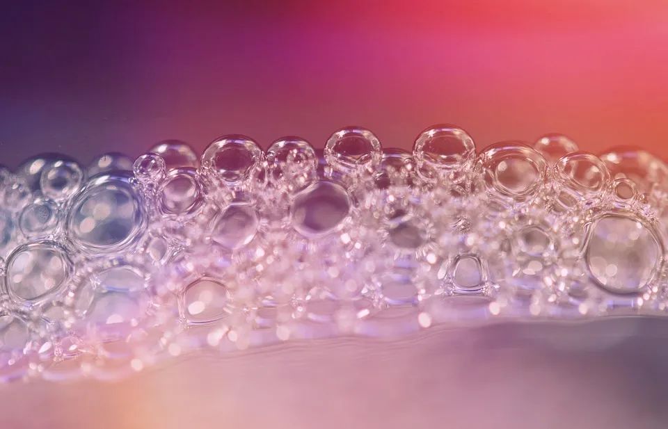 大巴车轮毂前凸后凹,客车轮毂为什么一凸一凹