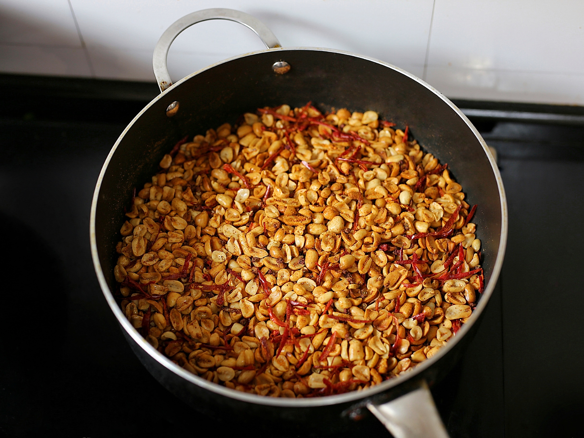 酒鬼花生为什么那么香脆,酒鬼花生怎么做才能酥脆