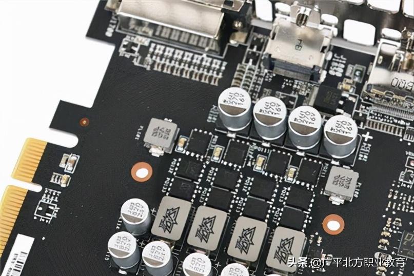 显卡供电插到cpu供电会烧毁主板吗,显卡供电和cpu供电占主板多少