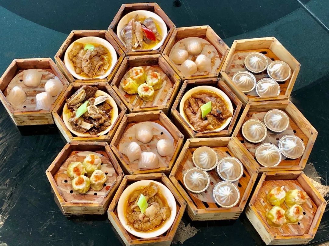 夜游盛世钱塘，赏绚烂灯光秀，打卡杭州钱江新城万豪酒店