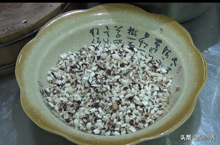 香菇酱做菜,家庭自制鲜香菇酱的做法