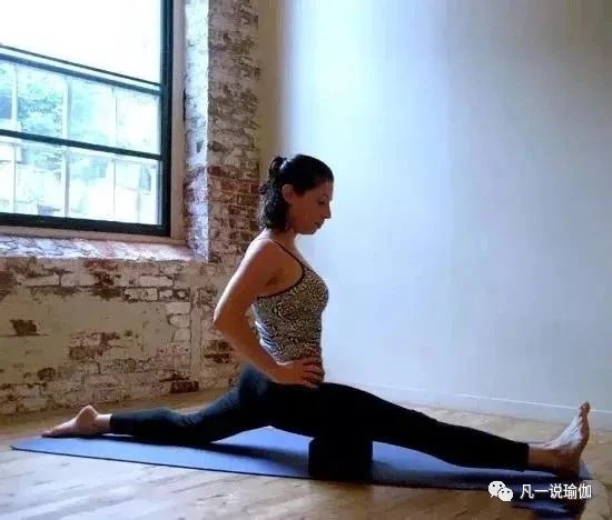 髋关节不够灵活,竖叉下不去?你需要1套完整的开髋自我练习课程