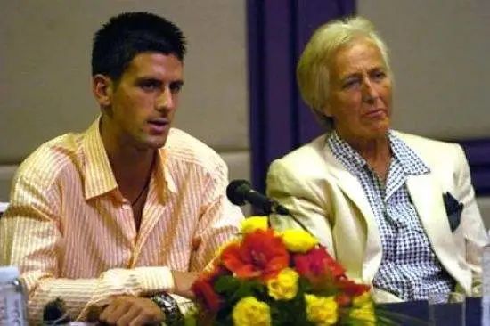 德约科维奇成为草地王者的原因,德约科维奇时隔三年亮相日场比赛