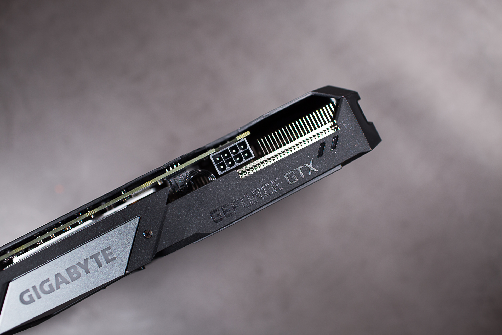 三风扇设计多输出接口的技嘉GTX1660SUPERGAMINGOC显卡实测