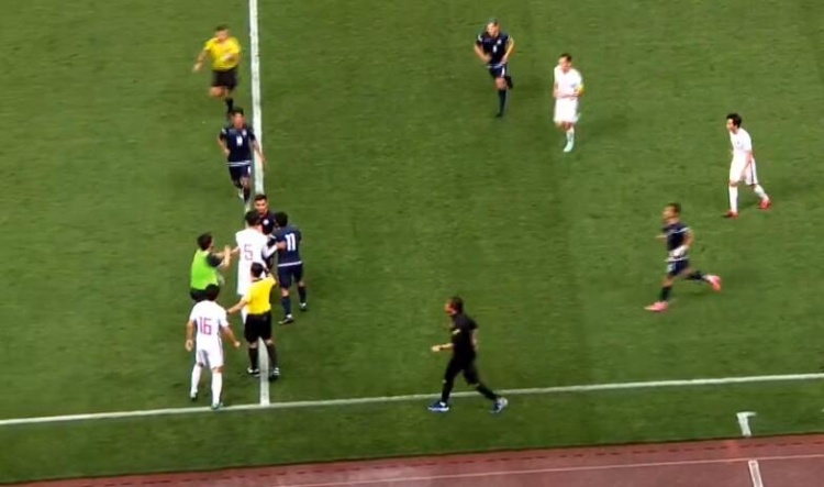 国足大胜全靠27岁锋霸的出色表现,国足足球大胜