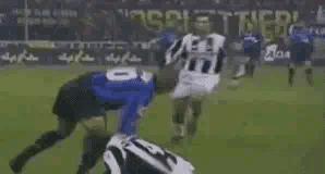 回顾外星人罗纳尔多足球经历,外星人踢球罗纳尔多