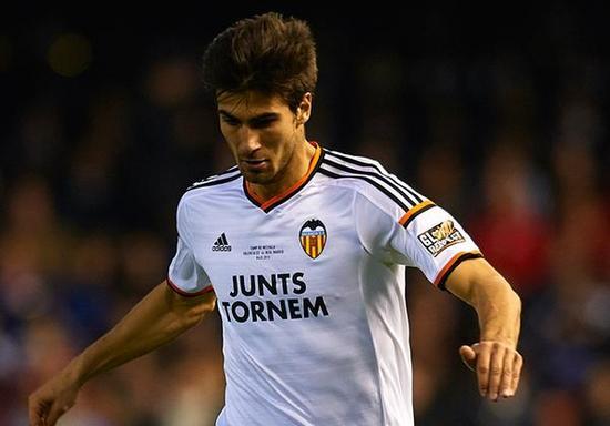 巴萨埃弗顿引援,巴萨出售戈麦斯