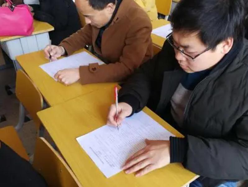 中学老师的工资一般都是多少,中小学老师的工资一般是多少