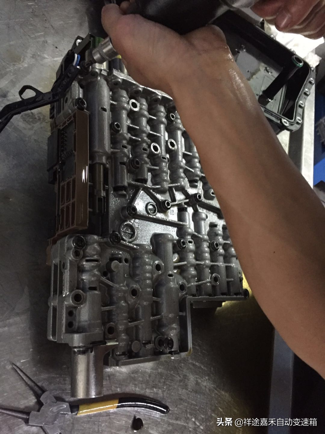 宝马523变速箱打滑修复多少钱,宝马523变速箱打滑严重