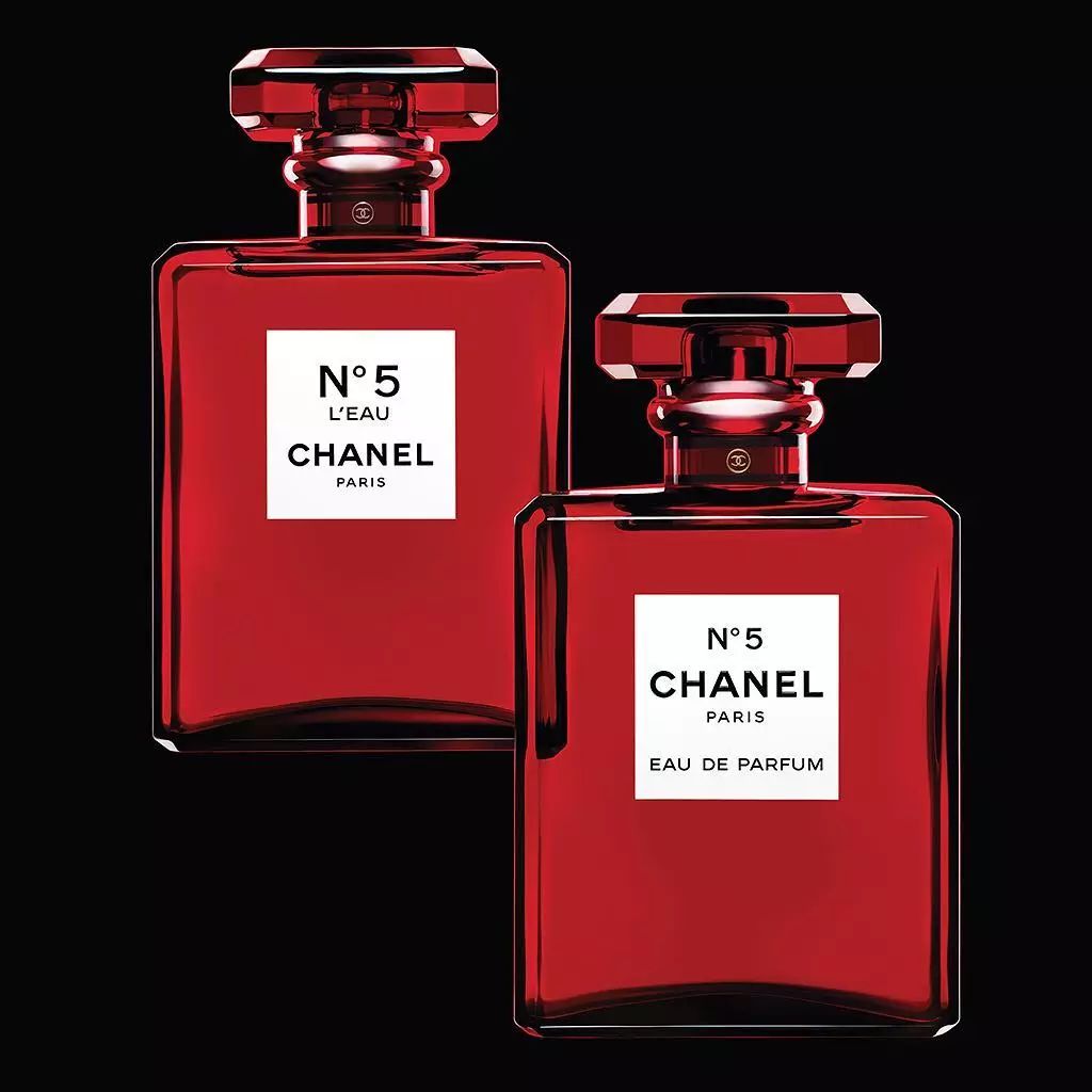 刘雯身穿chanel2018,刘雯香奈儿同款包