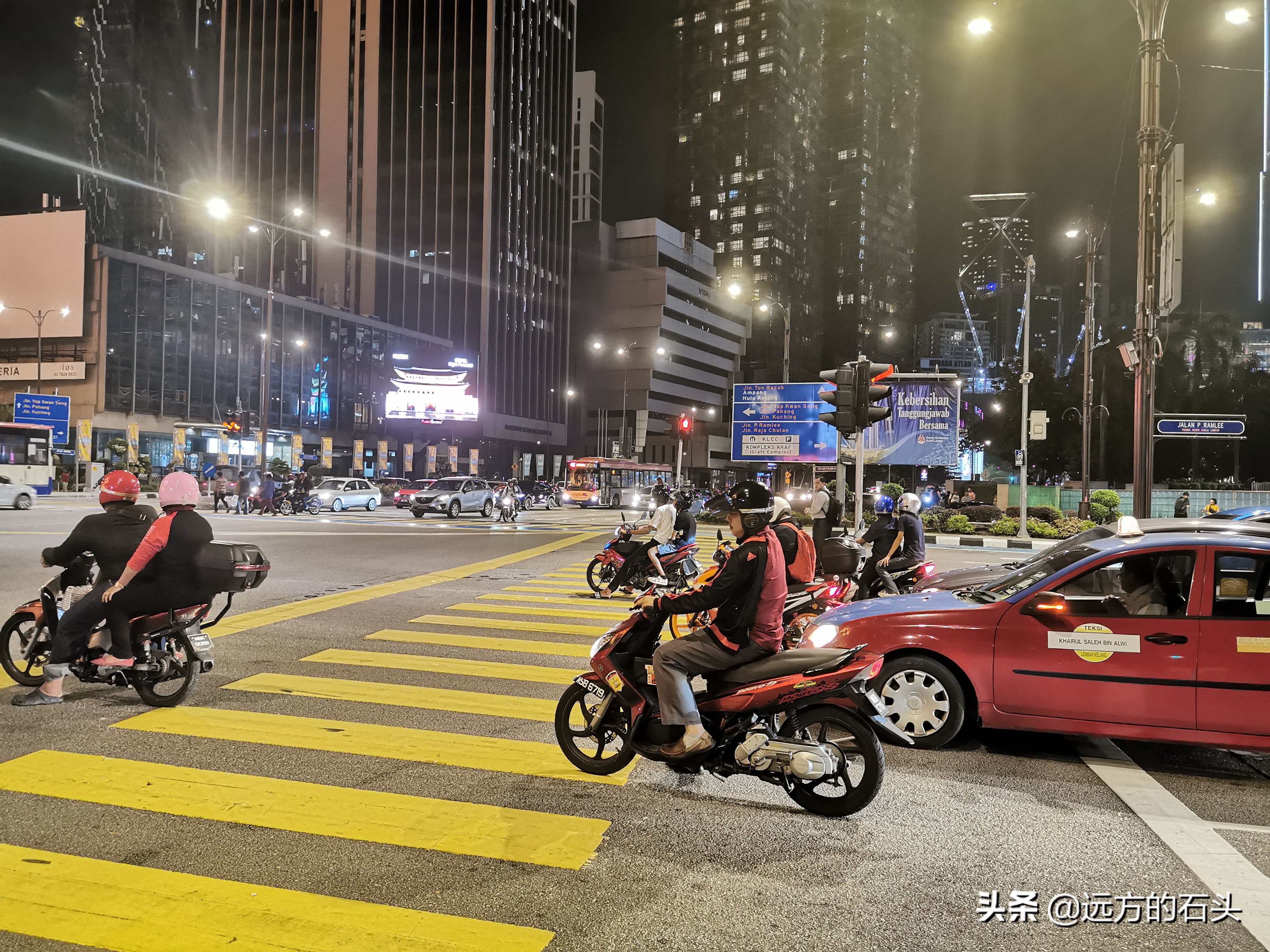 摩托车真的可以上高速吗,为什么摩托车出行很便利