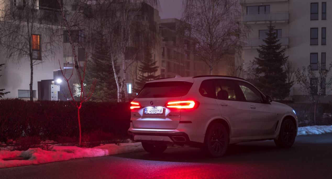 试驾国产宝马x53.0t跑高速,海外宝马x5柴油版冷启动