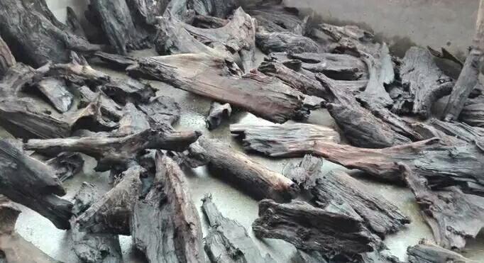 顶级木雕金丝楠,金丝楠阴沉木雕刻价格