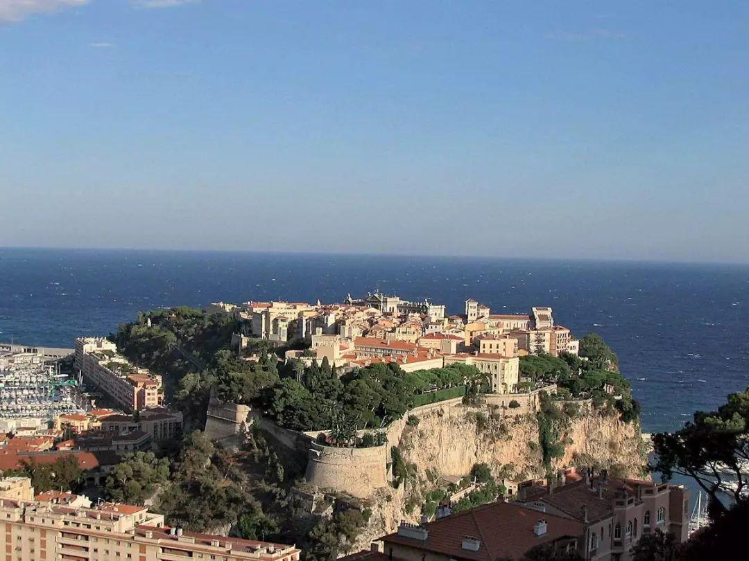 法国香水生产地，香奈儿迪奥诞生于此，两座香水之都有什么来头？