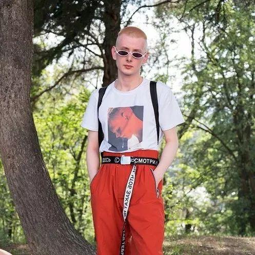 安踏潮湃,安踏火爆携款